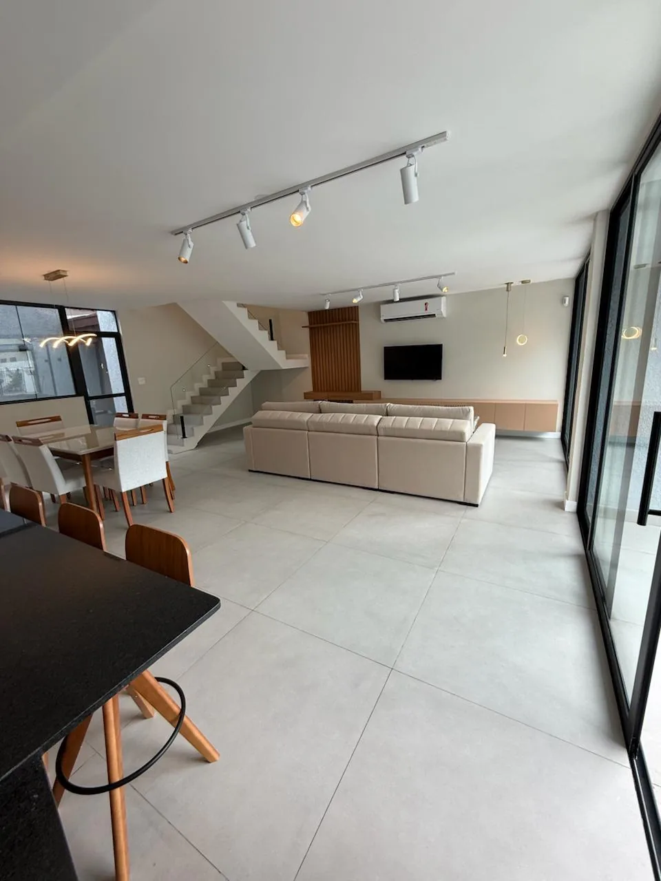Sala integrada da Casa São Sebastião